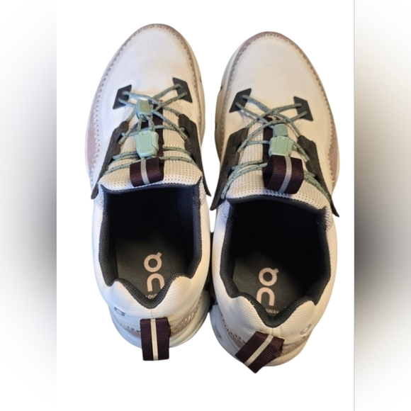 On Women's Cloudaway Sneakers - Picture 4 of 5